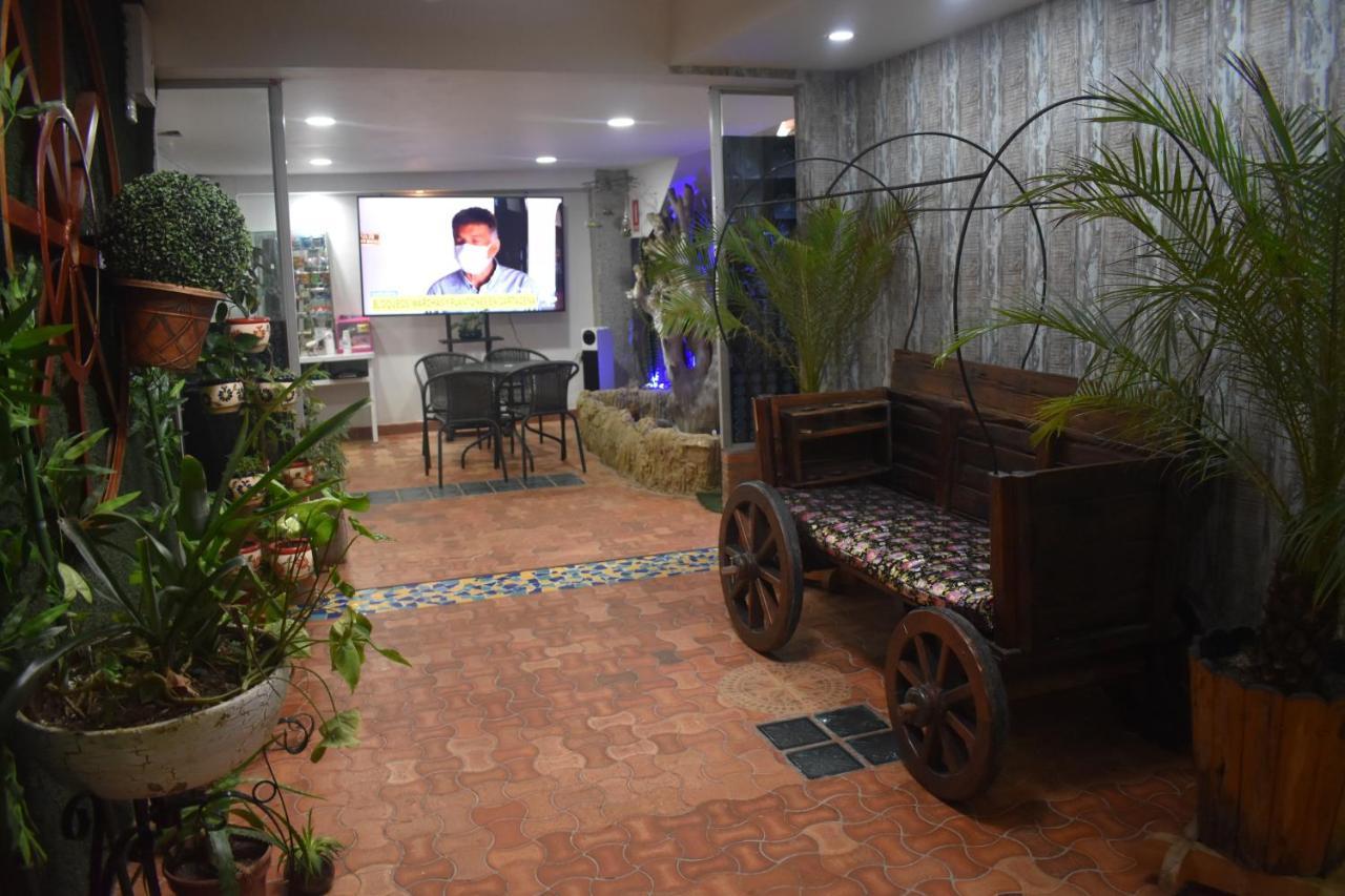Hotel Alcatraz Yarumal Екстериор снимка