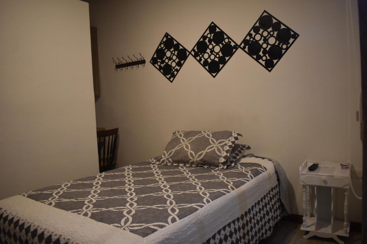 Hotel Alcatraz Yarumal Екстериор снимка