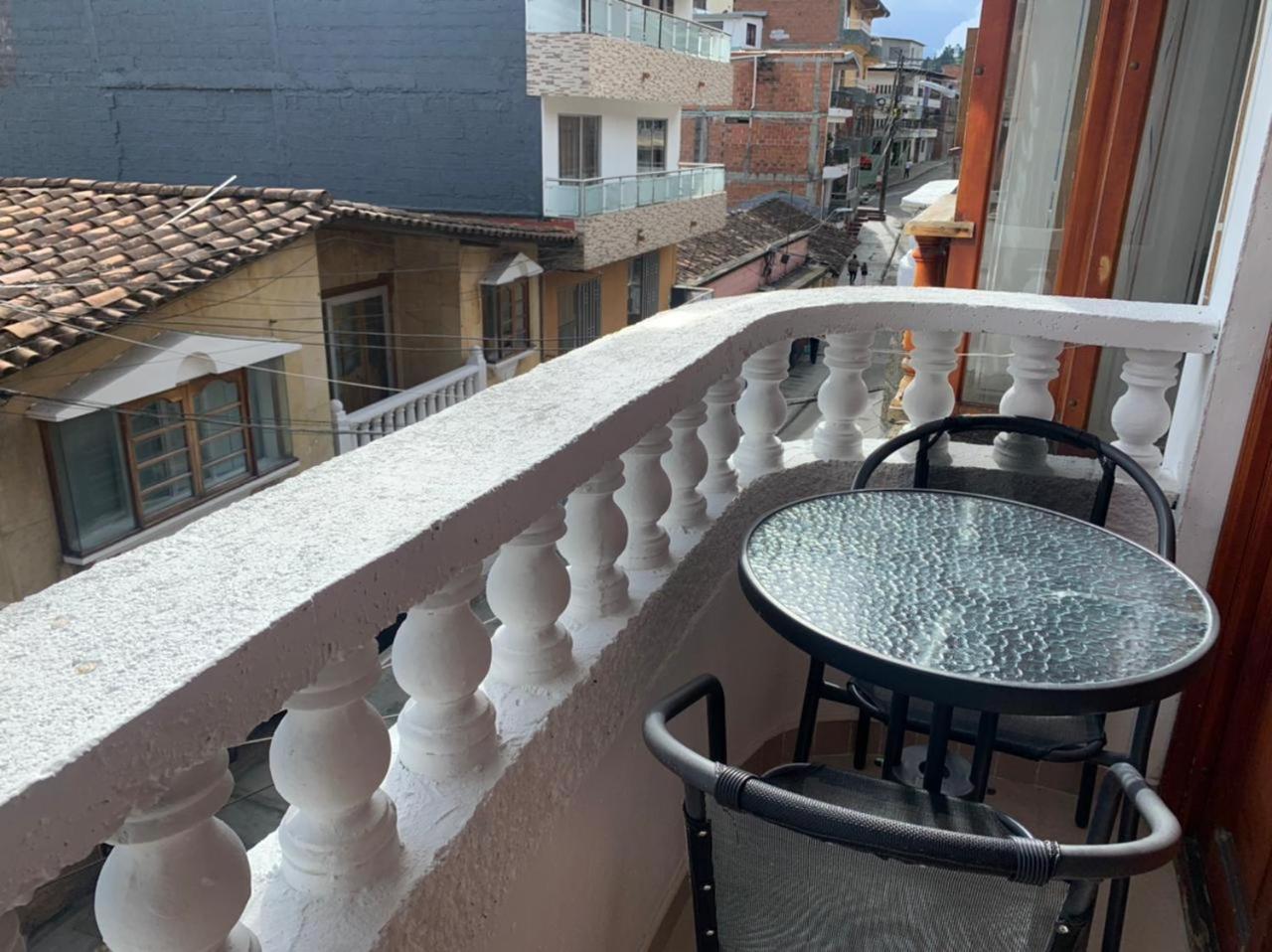 Hotel Alcatraz Yarumal Стая снимка