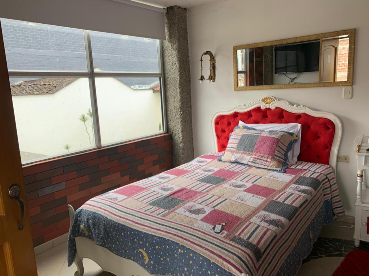 Hotel Alcatraz Yarumal Стая снимка
